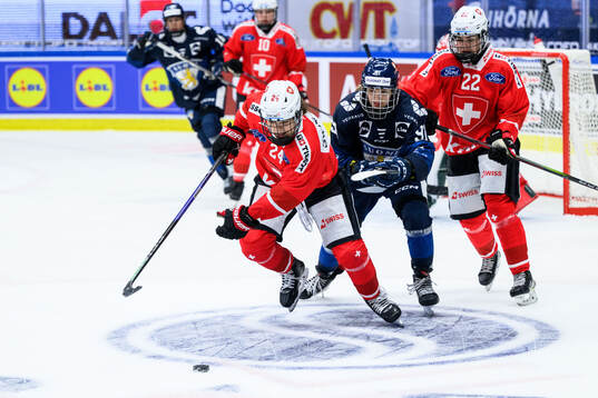 Noemi Ryhner of Switzerland and Julia Liikala of Finland