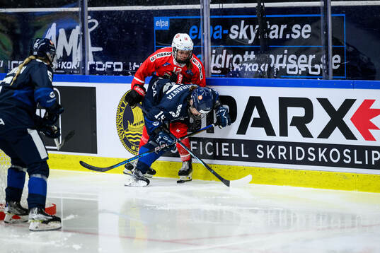 Lisa Ruedi of Switzerland and Elli Suoranta of Finland