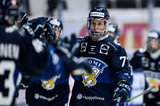Susanna Tapani of Finland celebrates