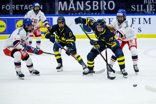 Sofie Lundin and Felizia Wikner-Zienkiewicz of Sweden and