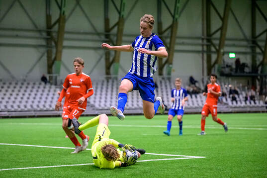 Midtjyllands Jonas Holmgaard och IFK Göteborgs Anton Hagman