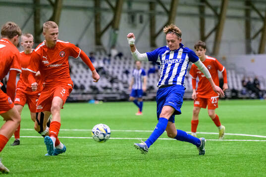 Midtjyllands Lau Overgaard och IFK Göteborgs Hugo Olsson