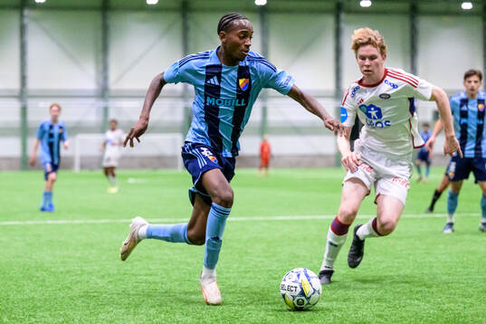 Djurgårdens Joshua Mambu och Vålerengas Gabriel Oddvar