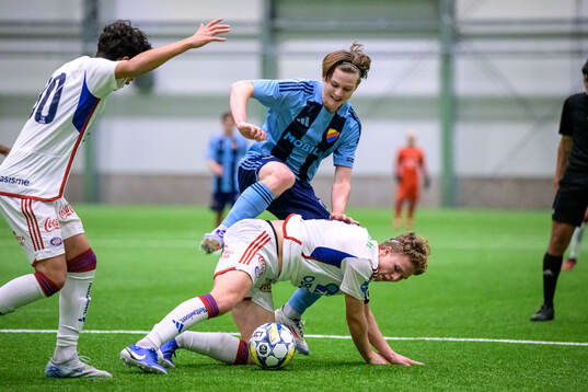 Djurgårdens Millian Jansson och Vålerengas Jakob Stang