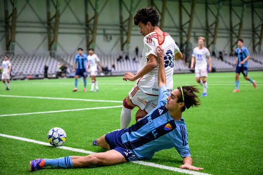 Vålerengas Gabriel Vik Buet och Djurgårdens Kevin Tadayon