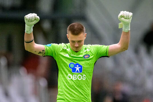 Vålerengas Ulrik Strøm jublar
