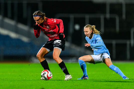 Trelleborgs Thelma Persson Welin och Malmö FFs Nathalie
