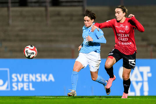 Malmö FFs Ema Paljevic och Trelleborgs Viktoria Persson