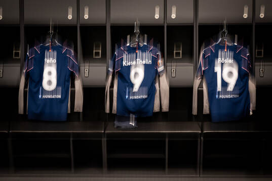 The kit of Sergio Pena, Isaac Kiese Thelin and Colin