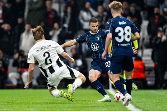 Jonas Svensson of Besiktas and Gabriel Busanello of Malmö