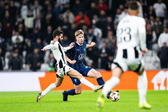 Rafa Silva of Besiktas and Nils Zätterström of Malmö FF