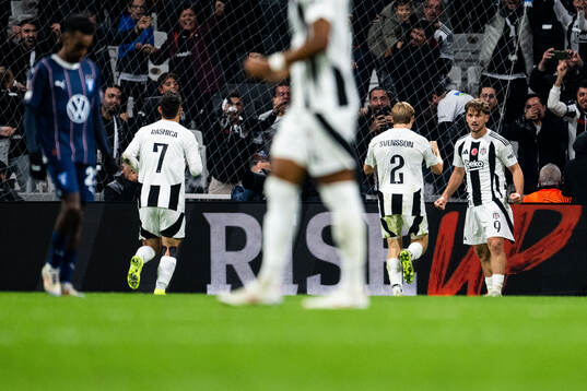 Semih Kilicsoy of Besiktas celebrates