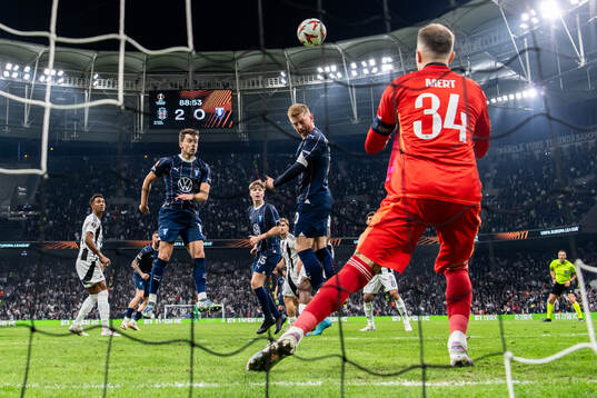 Colin Rösler and Anders Christiansen against goalkeeper