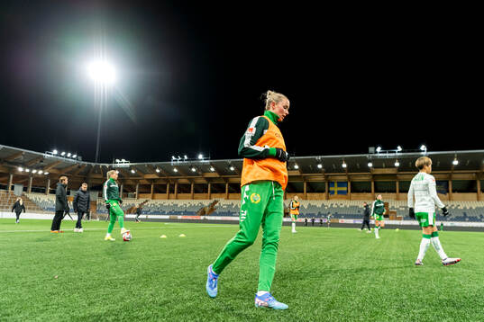 Hammarbys Thea Sørbo värmer upp