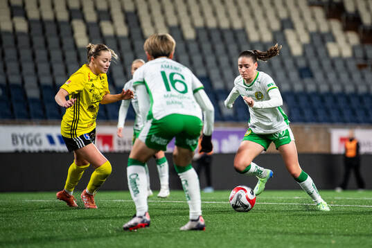 Gamla Upsalas Ebba Costow och Hammarbys Smilla Vallotto