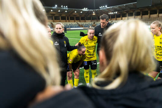 Gamla Upsalas Jennifer Sjösten och Ingrid Wixner deppar