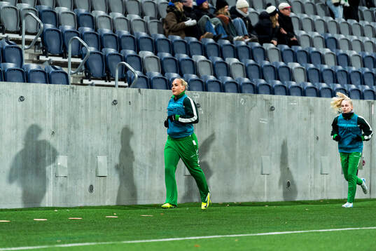 Hammarbys Cathinka Tandberg  och Emilie Joramo
