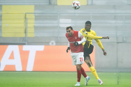 Ricardo Horta of Braga and Terry Yegbe of Elfsborg