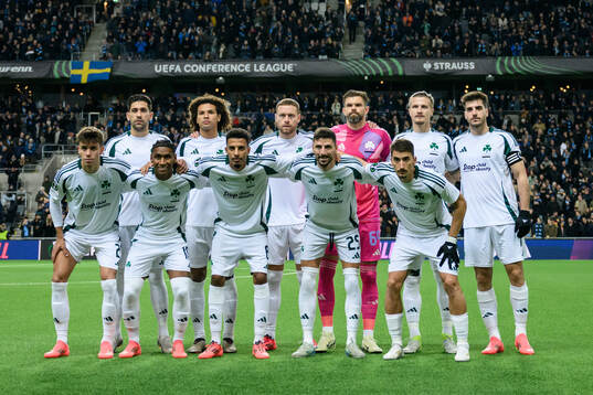 The starting eleven of of Panathinaikos pose for a photo