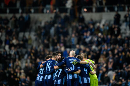 Players of Djurgården gather