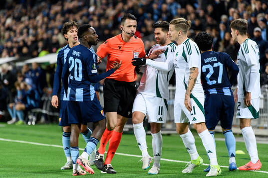 Tokmac Nguen of Djurgården, Referee Igor Pajac, Tasos