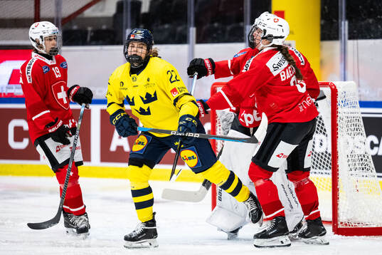 Hanna Thuvik of Sweden and Alessia Baechler of Switzerland