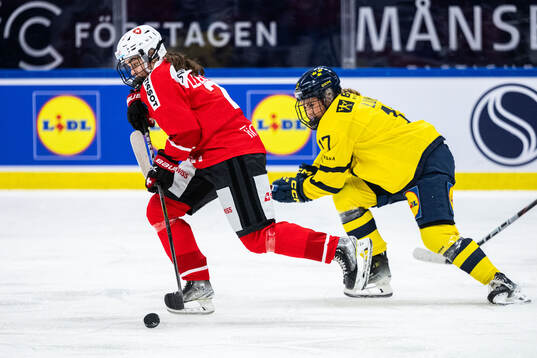 Sinja Leemann of Switzerland and Sofie Lundin of Sweden