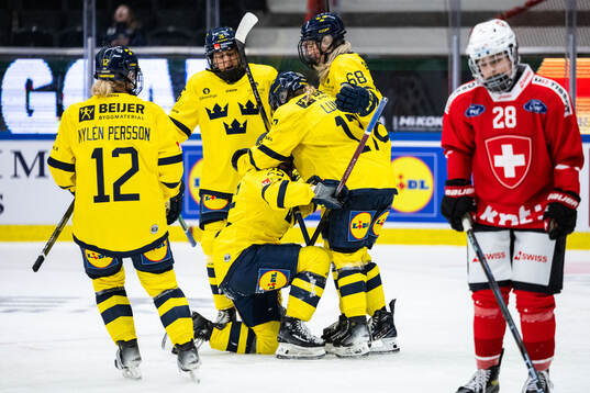 Lina Ljungblom of Sweden celebrates with Maja