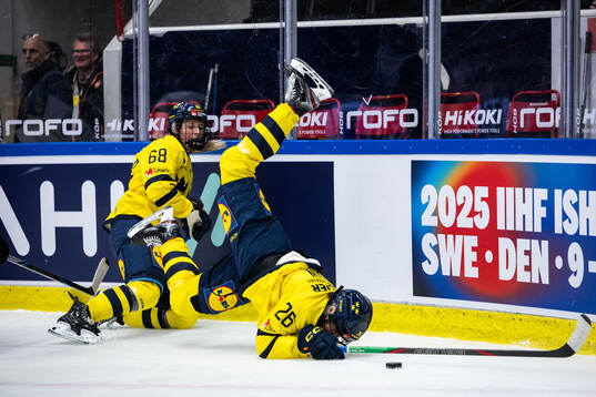 Isabelle Leijonhielm and Hanna Olsson of Sweden