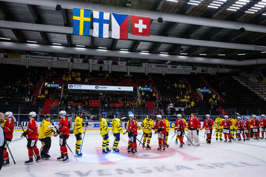 Players of Sweden and of Switzerland