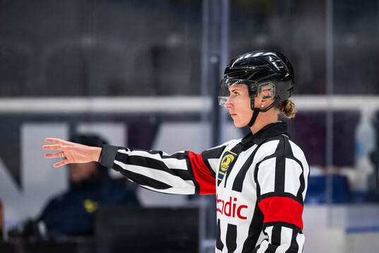 Referee Anna Hammar