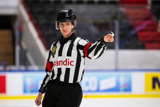 Referee Anna Hammar