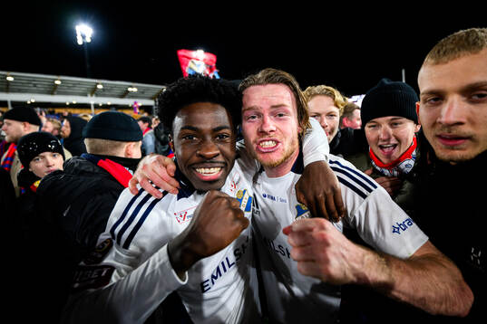 Östers Raymond Adjei och Daniel Ljung jublar över