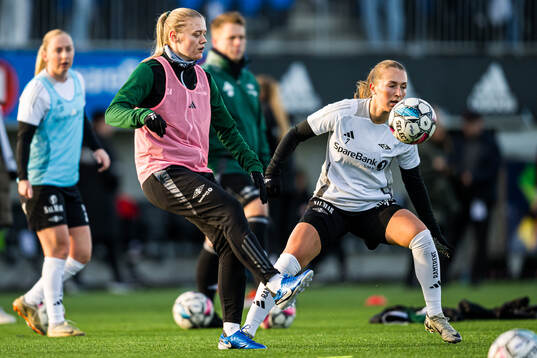 Mathilde Harviken of Rosenborg warms up