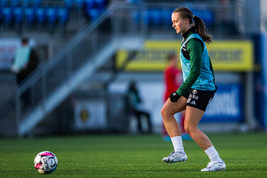 Camilla Linberg of Rosenborg warms up