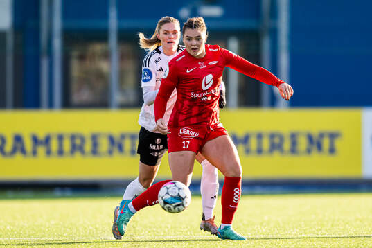 Kristine Bjørdal Leine of Rosenborg and Anna Nerland