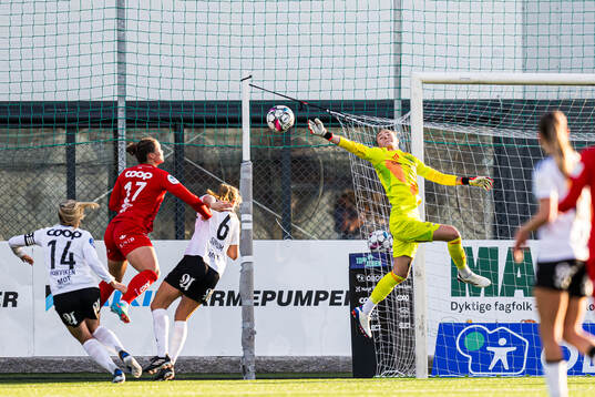Anna Nerland Aahjem of Brann and Rugile Maria Rulyte of