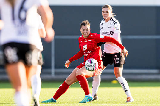 Anna Nerland Aahjem of Brann and Kristine Bjørdal Leine of