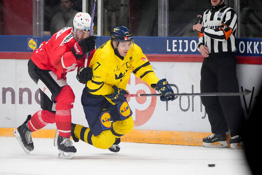 Mike Künzle of Switzerland and Henrik Tömmernes of Sweden