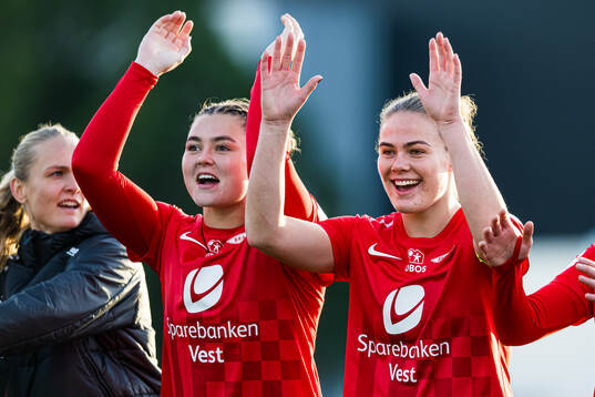 Anna Nerland Aahjem and Marthine Østenstad of Brann
