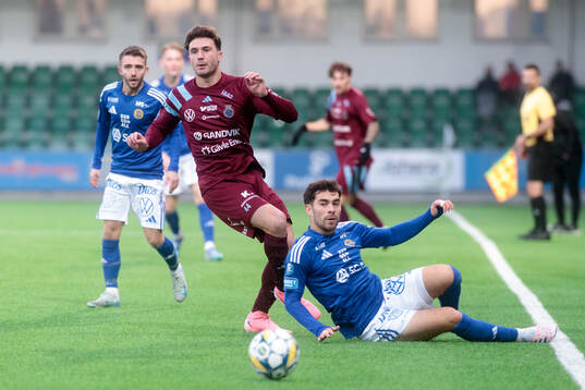 Gefles Iu Ranera Grau och GIF Sundsvalls Marcelo Palomino
