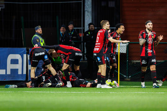 Östersunds Philip Bonde jublar