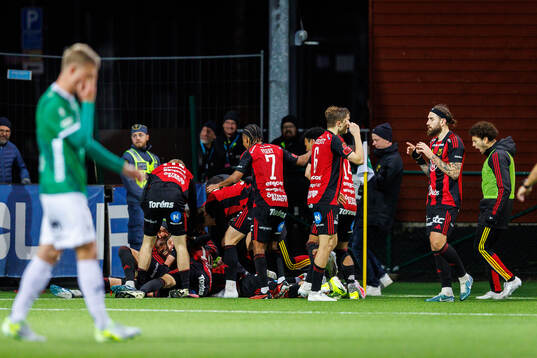 Östersunds Philip Bonde jublar