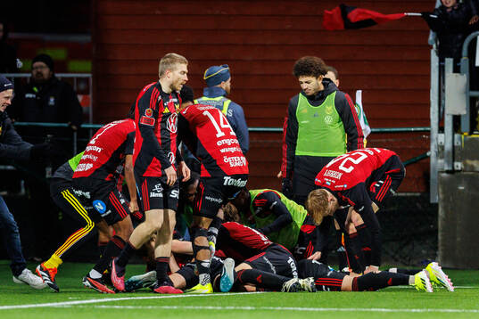 Östersunds Philip Bonde jublar
