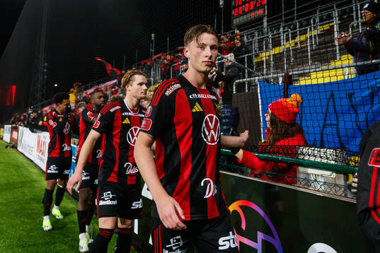 Östersunds Philip Bonde jublar