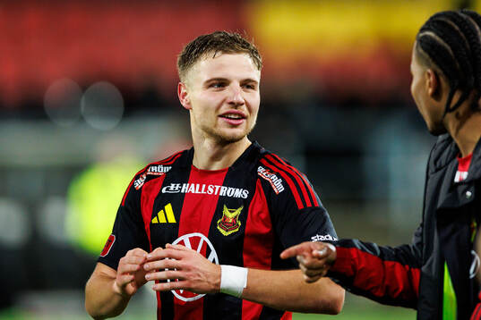 Östersunds Simon Marklund jublar
