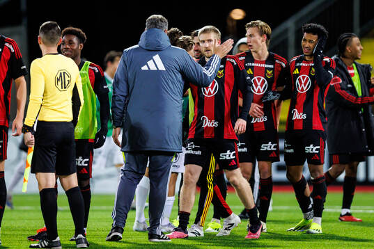 Östersunds Simon Kroon jublar