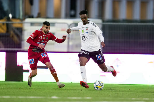 Skövde AIKs Elmar Abraham och Örebros Hamse Shagaxle