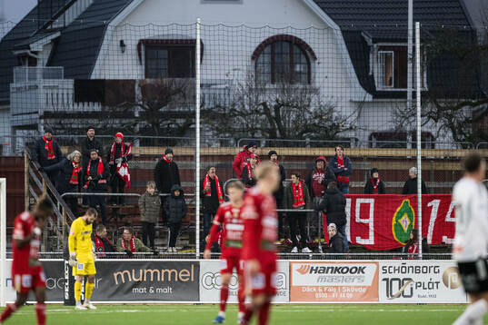 Skövde supportrar på läktaren