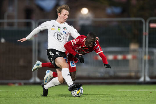 Örebros Oskar Käck och Skövde AIKs Mamadou Ousmane Diagne